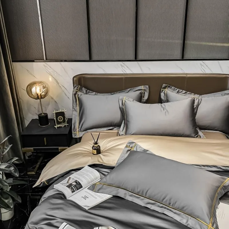 Elmsen duvet cover set made from Egyptian cotton, 600 thread count | Gray with gold