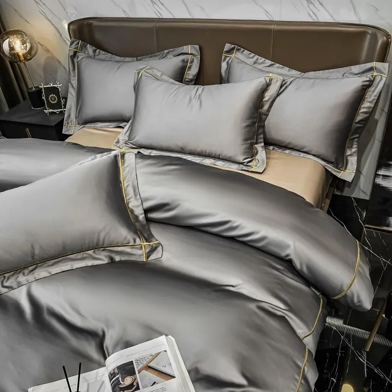 Elmsen duvet cover set made from Egyptian cotton, 600 thread count | Gray with gold