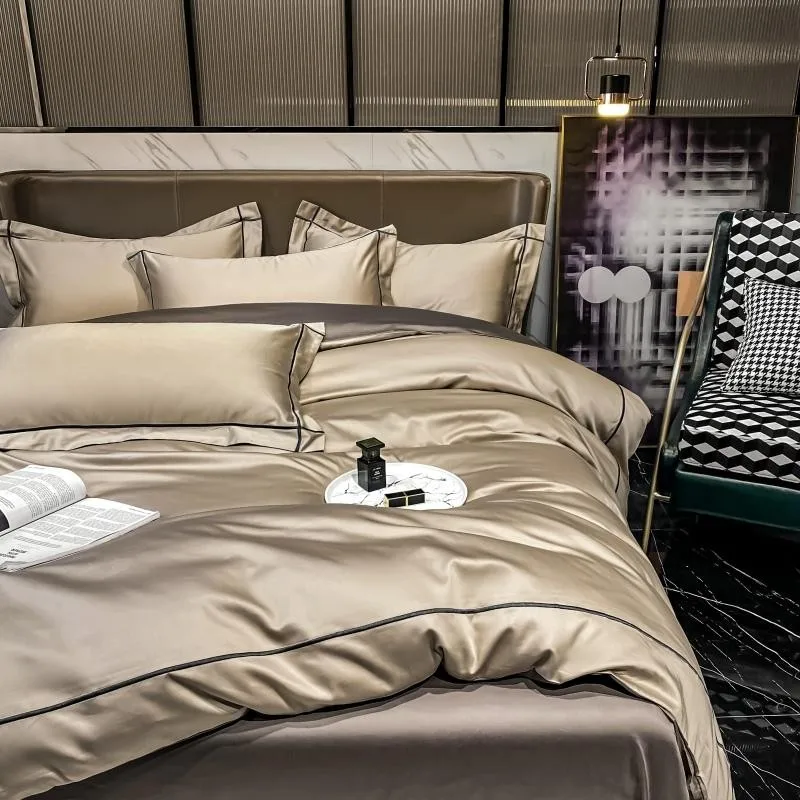 Elmsen duvet cover set made from Egyptian cotton, 600 thread count | Gold