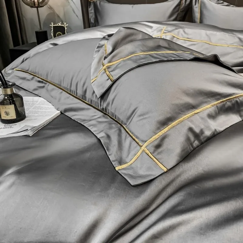 Elmsen duvet cover set made from Egyptian cotton, 600 thread count | Gray with gold
