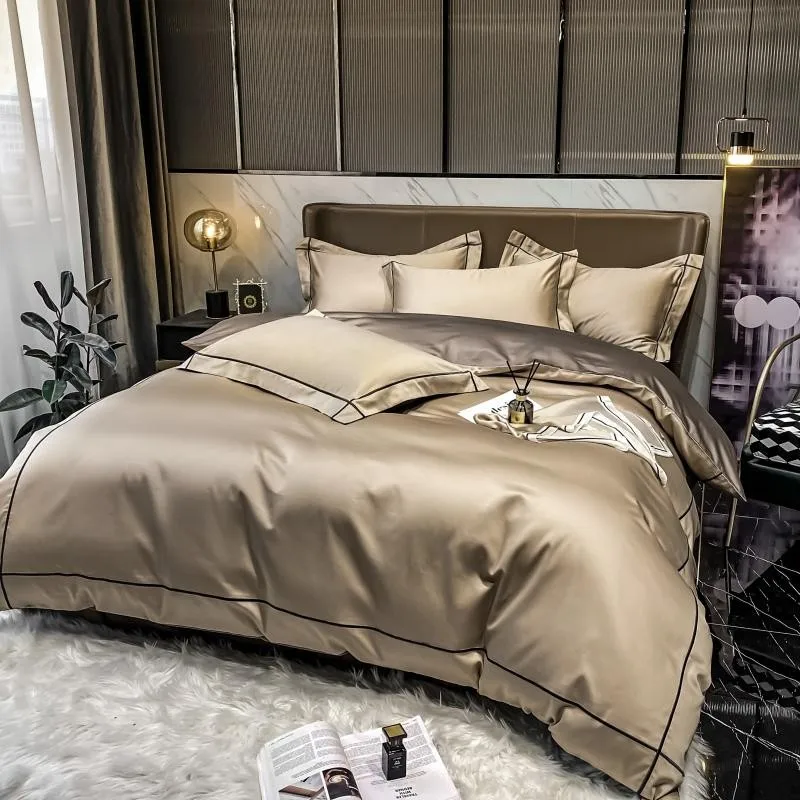 Elmsen duvet cover set made from Egyptian cotton, 600 thread count | Gold