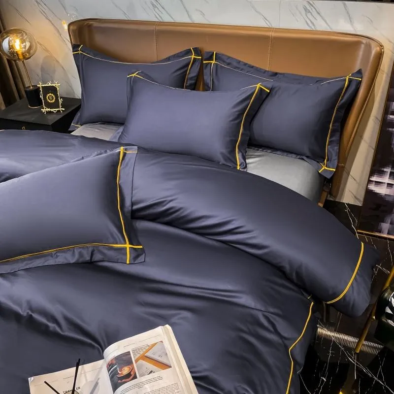 Elmsen Duvet Cover Set in Egyptian Cotton 600 Thread Count | Purple